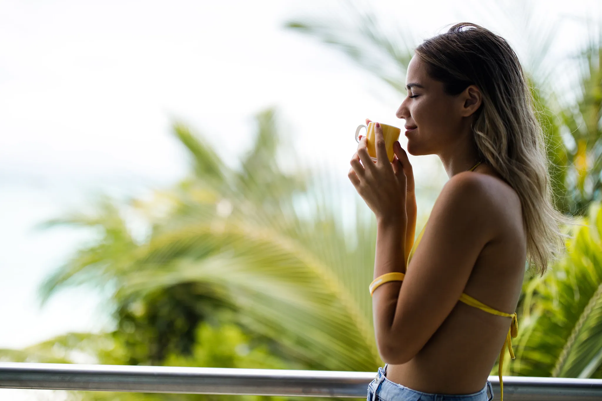 Coco Café at Hyatt Vivid Punta Cana featuring a cozy coffee shop atmosphere, fresh pastries, and specialty espresso drinks in a modern setting.