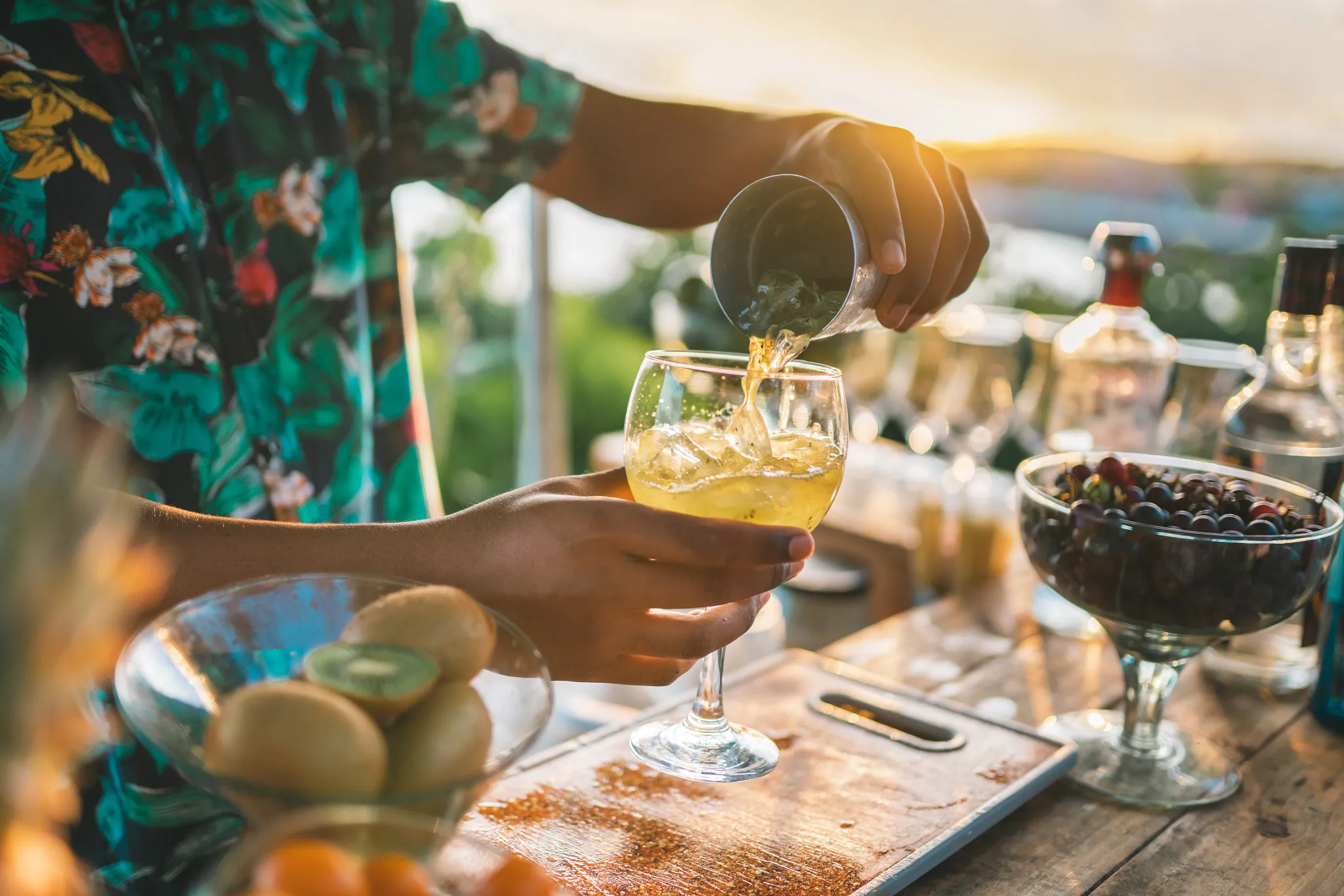 Vantage Club Bar at Hyatt Vivid Punta Cana featuring an upscale lounge setting, modern décor, and an exclusive, relaxed atmosphere.